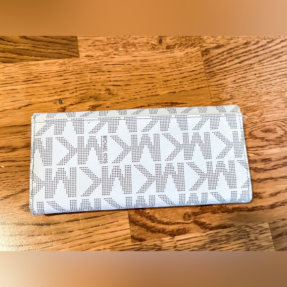 HPπ Micheal Kors Lily Large Vanilla MK Monogram Tote Shoulder Bag & Wallet - Picture 12 of 15